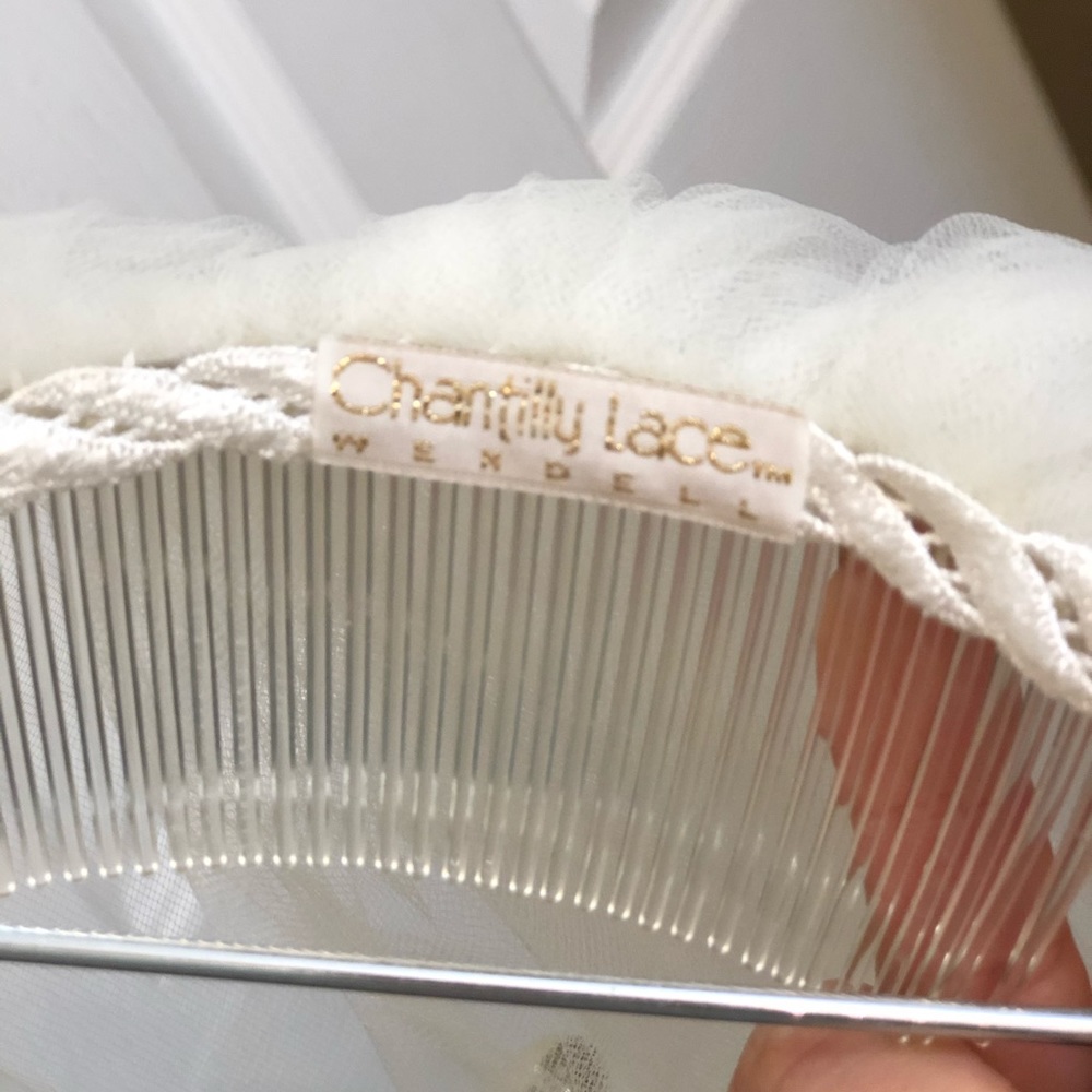 Wedding lace veil with rhinestones - Picture 1 of 4